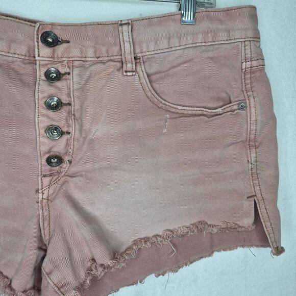 Free People Dusty Pink Distressed Exposed Button Fly Denim Shorts Size 31 - Picture 2 of 9